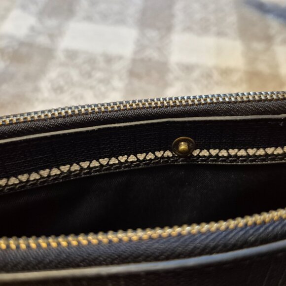 Fossil Fiona Black & Cream Small Hearts Crossbody Bag - Picture 6 of 7